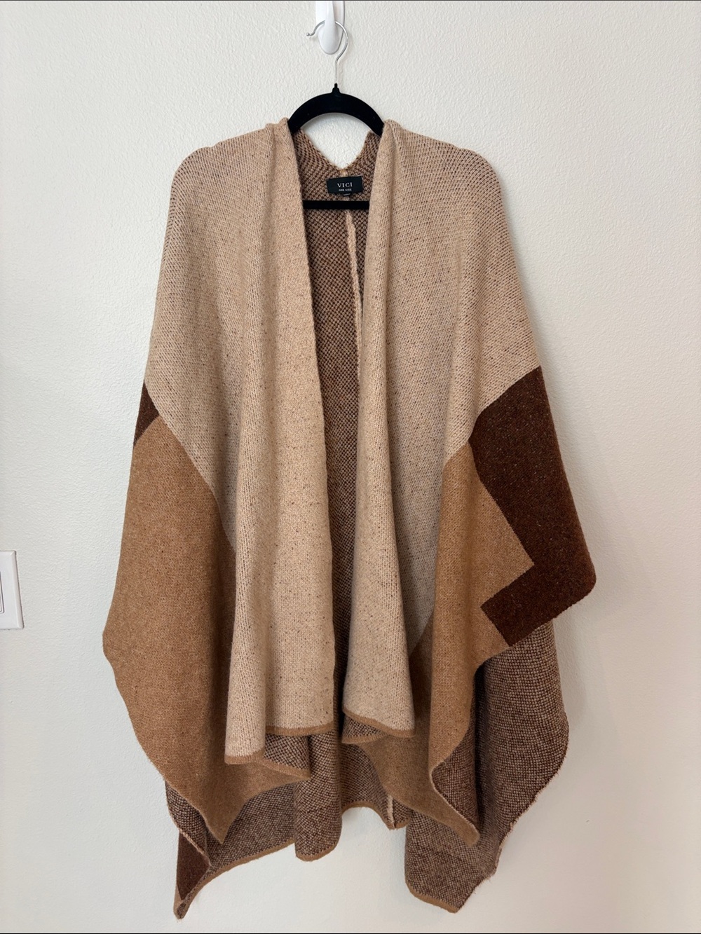 VICI Collection Neutral Colorblock Open Front Knit Poncho Ruana OS